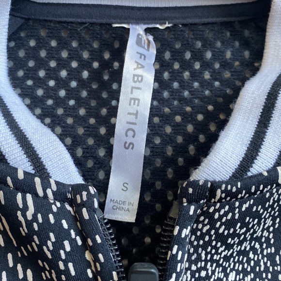 FABLETICS black white bomber zip up jacket 9065 - Picture 2 of 4